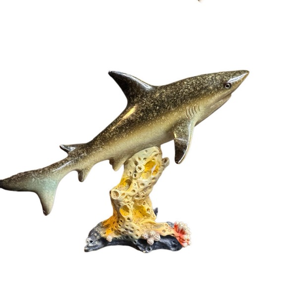 6.5"H Shark on Coral Statue ation Figurine Ornament Home Decor‎ Unique Gift - Picture 4 of 6